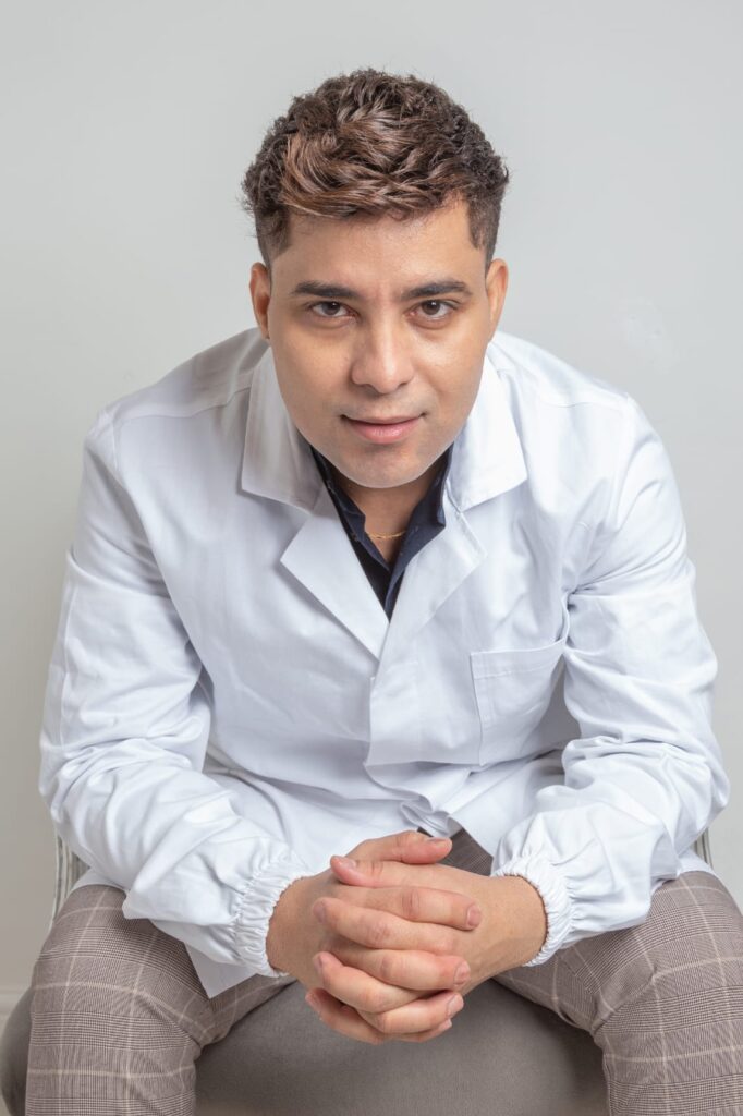 Rozemario: o brasileiro que leva a estética científica para o cenário internacional